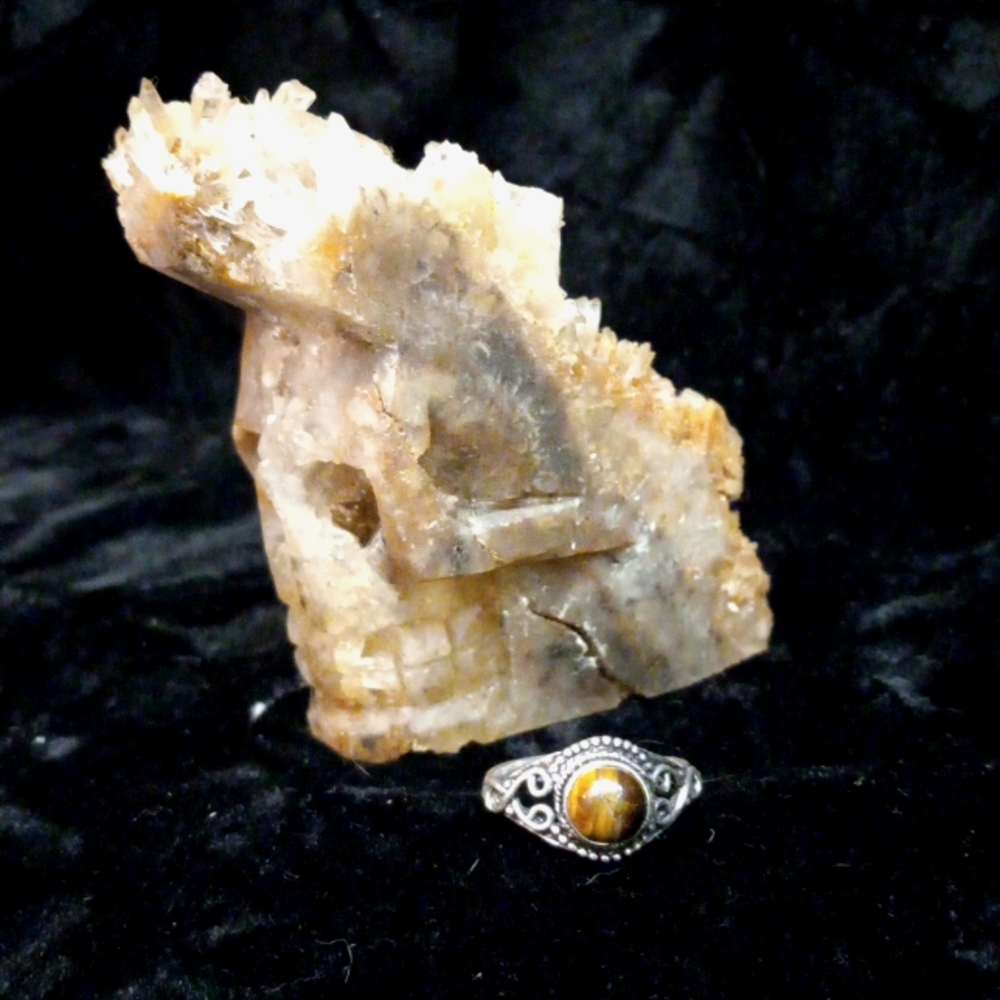 129 Tiger Eye Silver Gemstone Ring size 9 stamped 925 shipping sale
